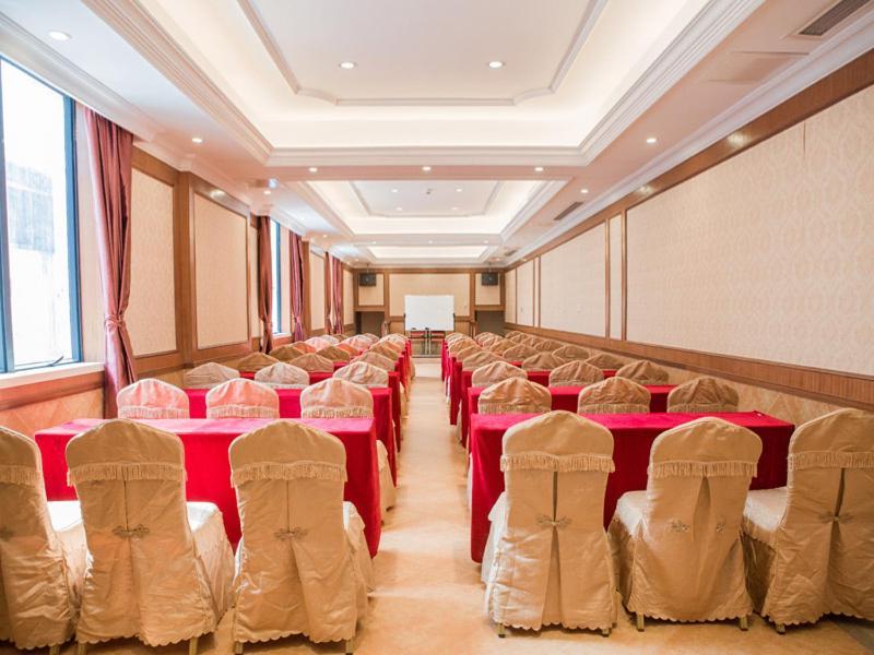 Vienna Classic Hotel Qingyuan Taihe Ancient Cave Scenic Area Exterior photo