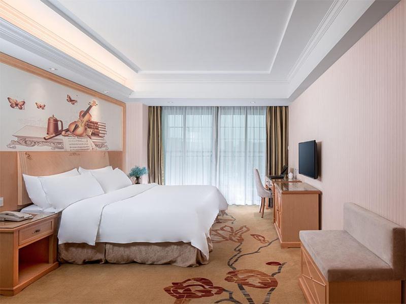 Vienna Classic Hotel Qingyuan Taihe Ancient Cave Scenic Area Exterior photo