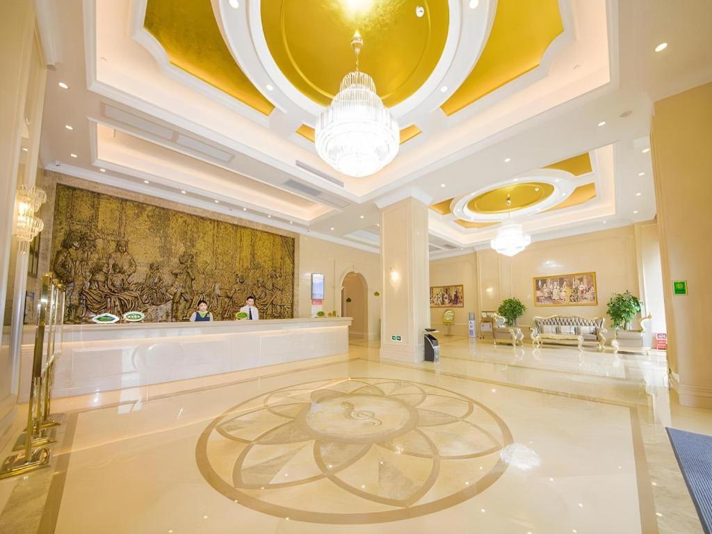Vienna Classic Hotel Qingyuan Taihe Ancient Cave Scenic Area Exterior photo
