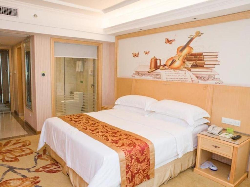 Vienna Classic Hotel Qingyuan Taihe Ancient Cave Scenic Area Exterior photo