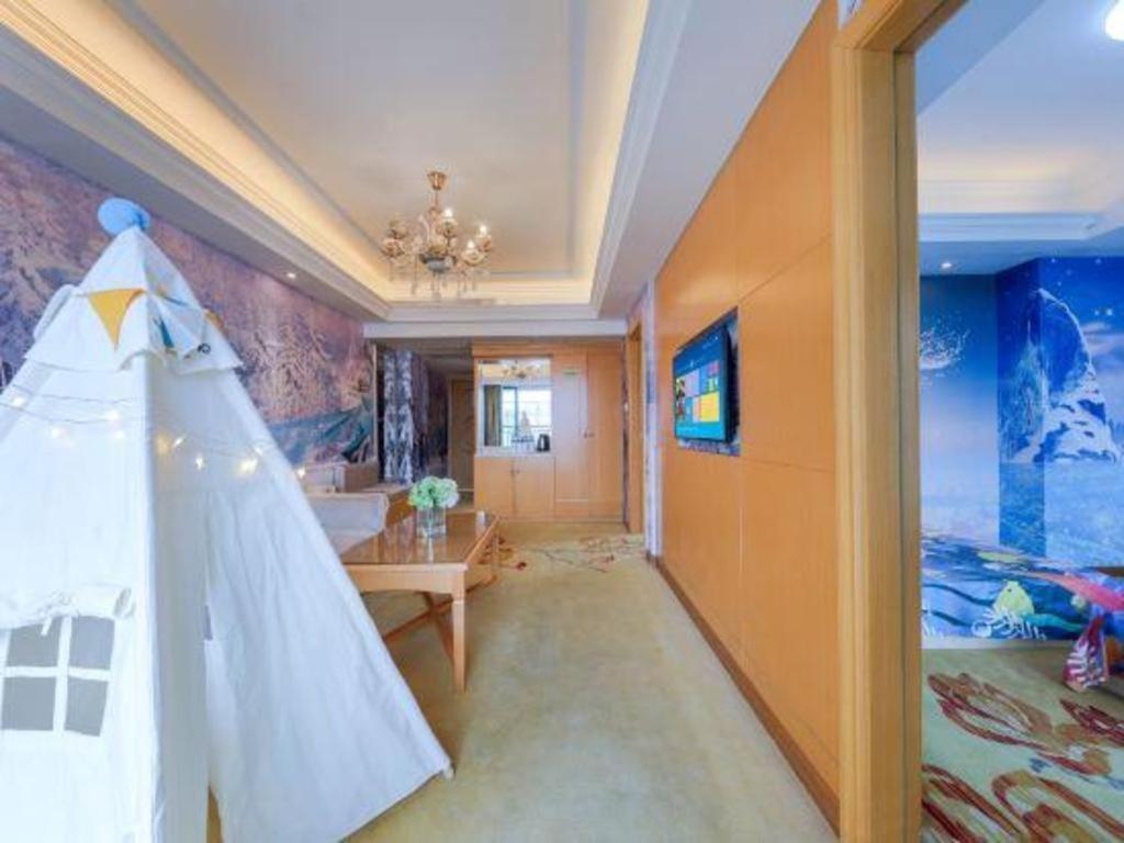Vienna Classic Hotel Qingyuan Taihe Ancient Cave Scenic Area Exterior photo