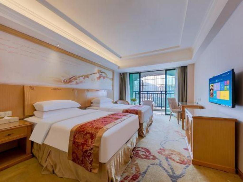 Vienna Classic Hotel Qingyuan Taihe Ancient Cave Scenic Area Exterior photo