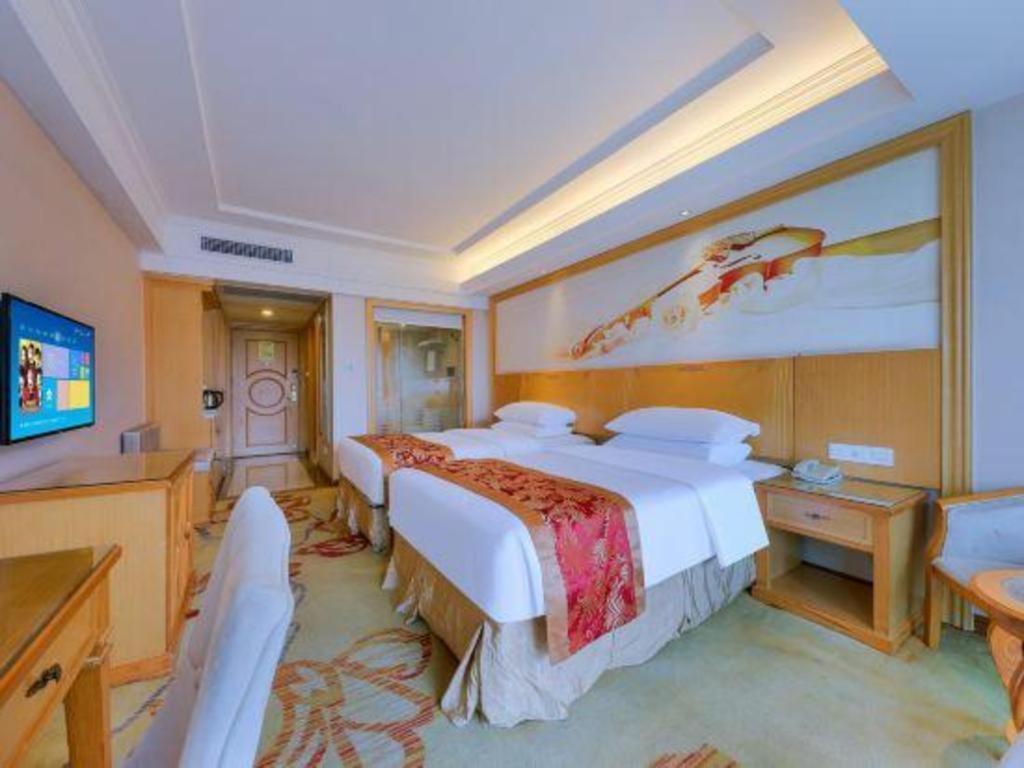 Vienna Classic Hotel Qingyuan Taihe Ancient Cave Scenic Area Exterior photo