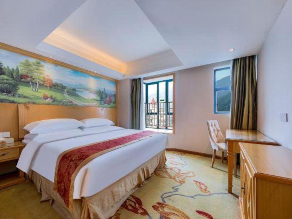 Vienna Classic Hotel Qingyuan Taihe Ancient Cave Scenic Area Exterior photo