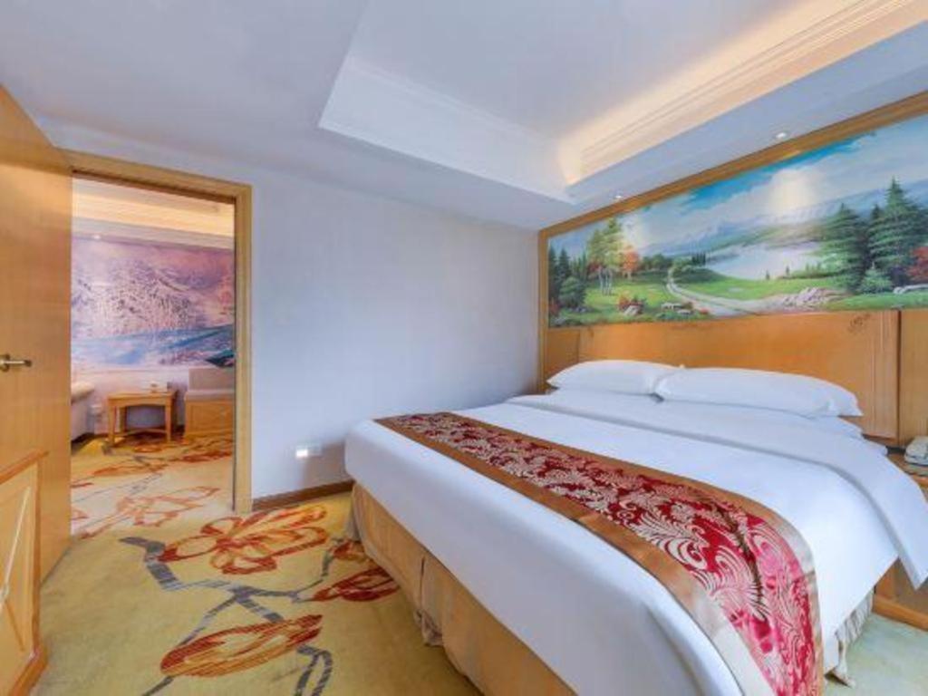 Vienna Classic Hotel Qingyuan Taihe Ancient Cave Scenic Area Exterior photo