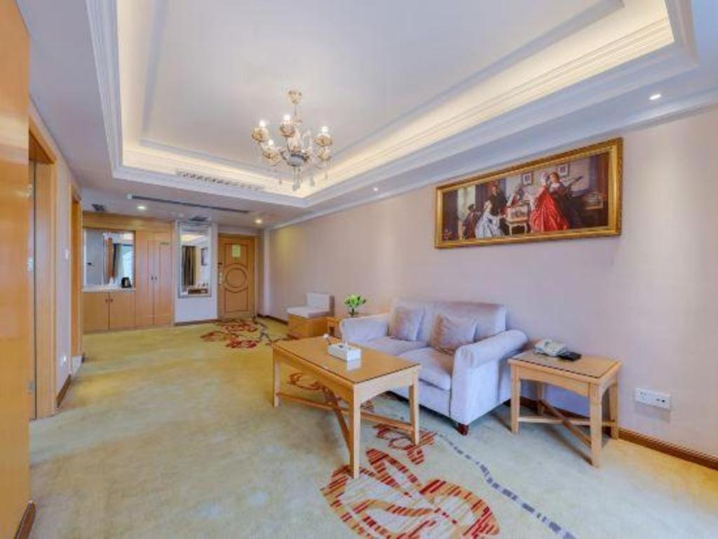 Vienna Classic Hotel Qingyuan Taihe Ancient Cave Scenic Area Exterior photo