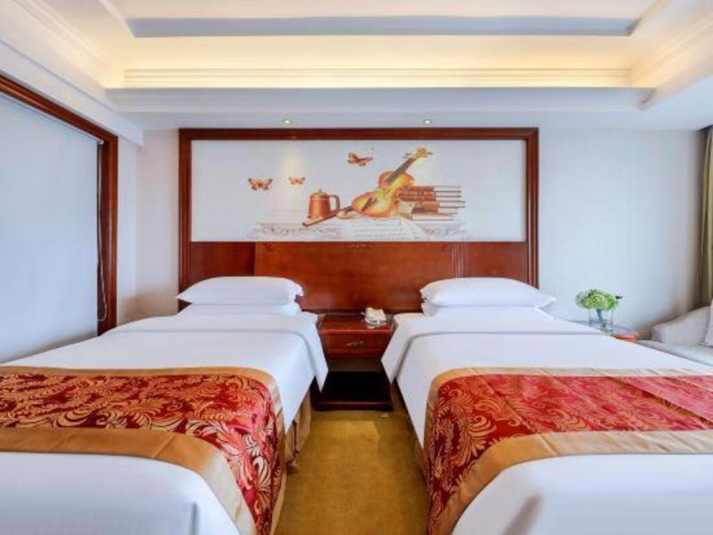 Vienna Classic Hotel Qingyuan Taihe Ancient Cave Scenic Area Exterior photo