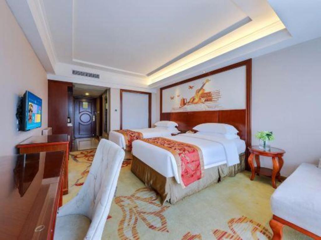 Vienna Classic Hotel Qingyuan Taihe Ancient Cave Scenic Area Exterior photo